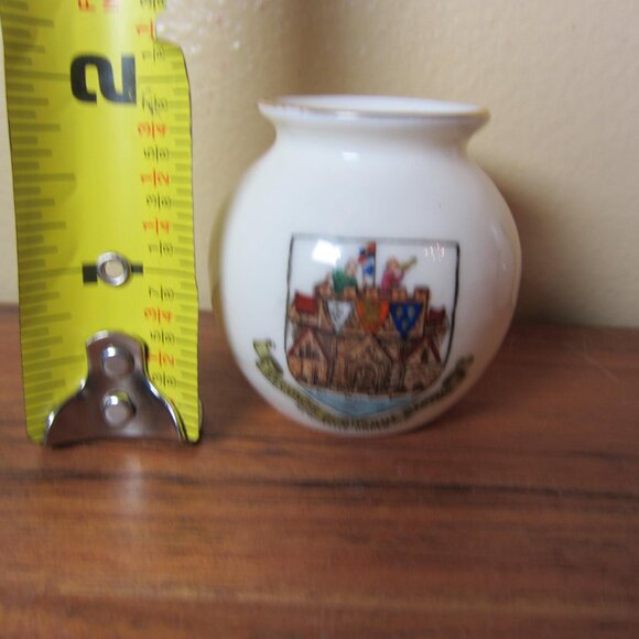 W.H. Goss crested heraldry china vintage Newcastle-under-Lyme (GC049 Grace) - Picture 5 of 8